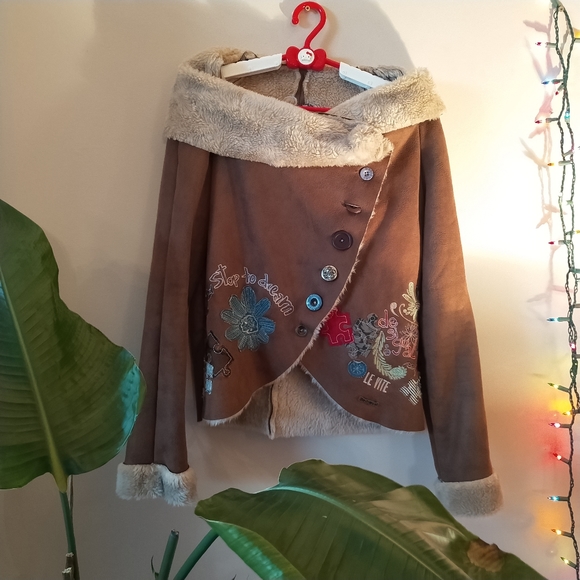 🔥❤️🔥FINAL PRICE!! HURRY !!! STORE CLOSE !! Desigual Embroiled Fur Jacket 42 - Picture 1 of 4
